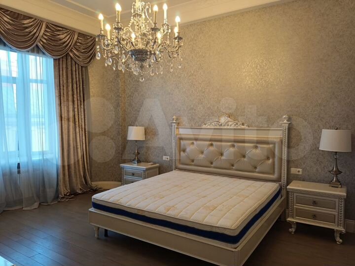 5-к. квартира, 200 м², 3/6 эт.