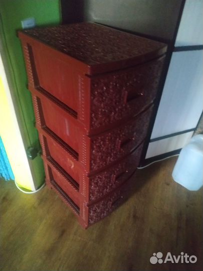 Продам пластиковый комод