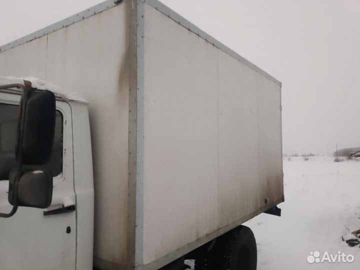 Фургон на газон