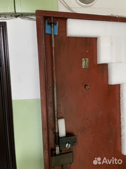 Дверь входная металлическая бу