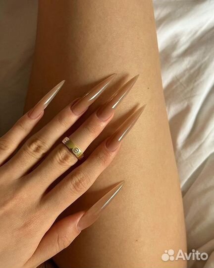 Наращивание длинных ногтей