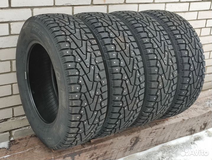 Pirelli Ice Zero 215/65 R16 102T