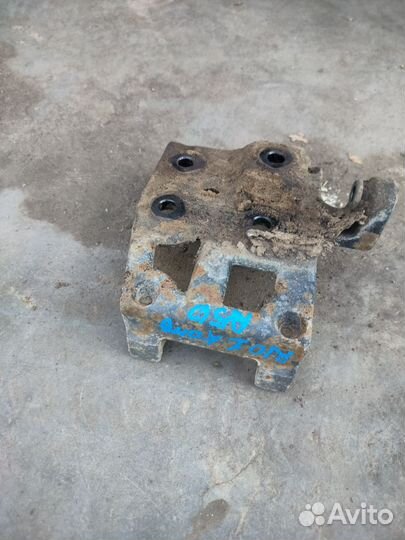 Кронштейн компрессора кондиционера kia Rio 1