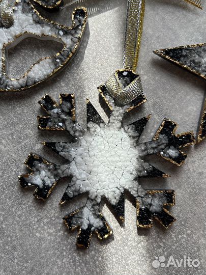 Елочные игрушки из эпоксидной смолы