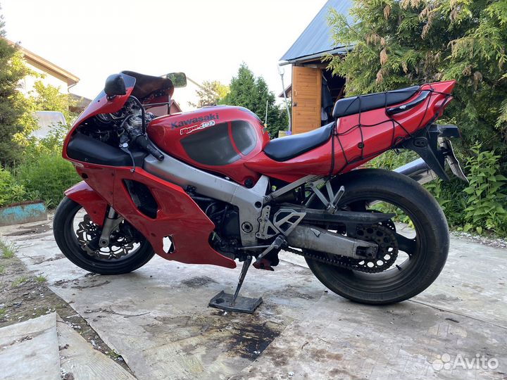 Kawasaki ZX-7R
