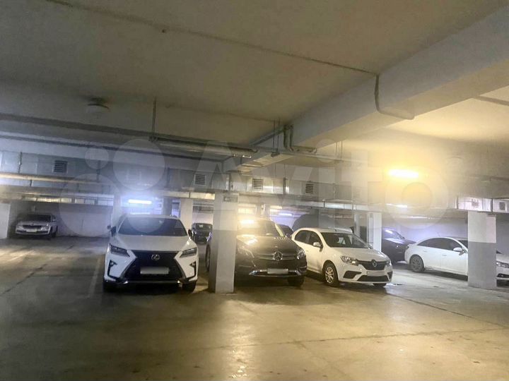 Машиноместо, 14 м²