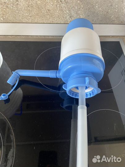 Ручная помпа для воды