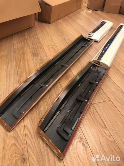 Молдинги Тойота Ленд Крузер 200 белые 2012-2015