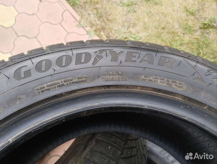 Goodyear UltraGrip Performance 225/55 R17 101V