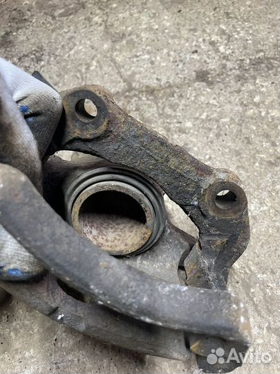 Суппрт передний левый VW Passat B3