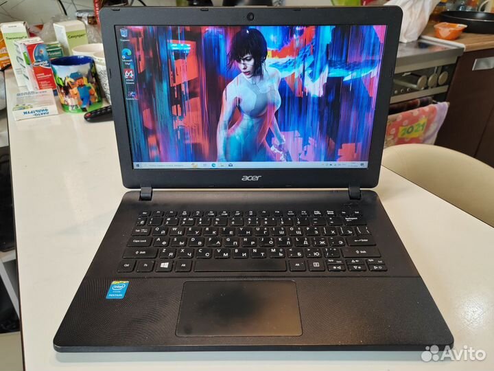 Acer Intel N3540 4ядра/SSD240/RAM2GB/13.3дюйма