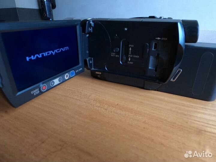 Видеокамера Sony Handycam HDR-SR1E
