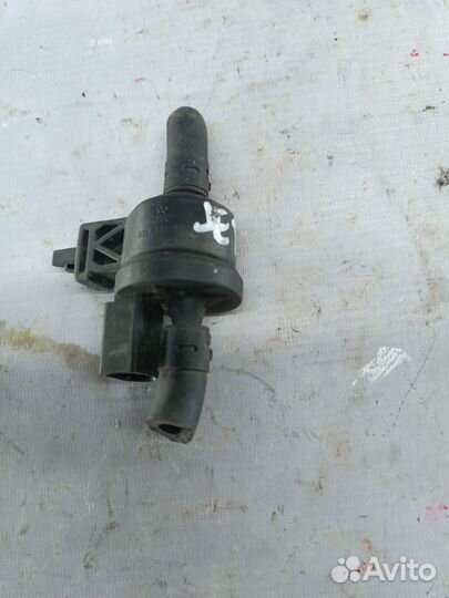 Клапан вентиляции топливного бака Volkswagen Jetta