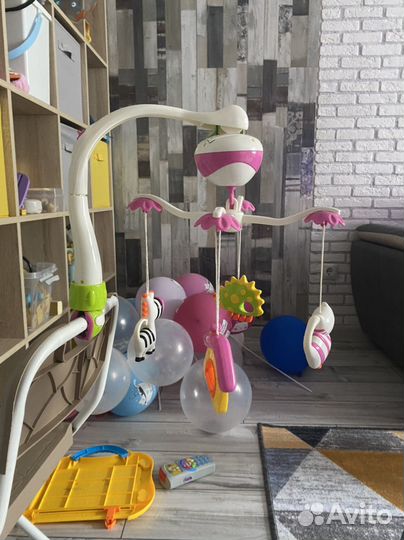 Музыкальный мобиль на кроватку