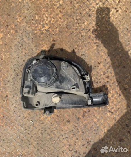 Фара галогеновая передняя левая Renault Kangoo