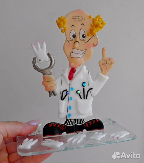 Фигурка стоматолог