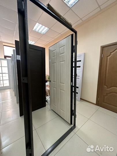 Входная дверь