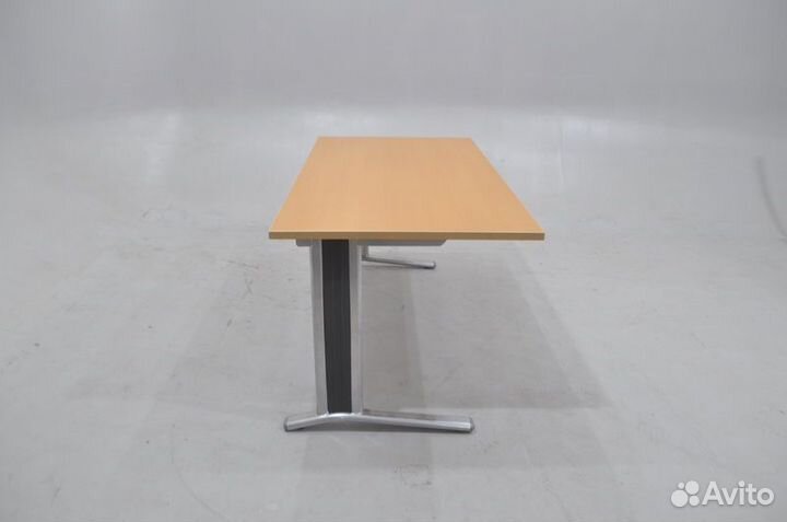 Письменный стол офисный