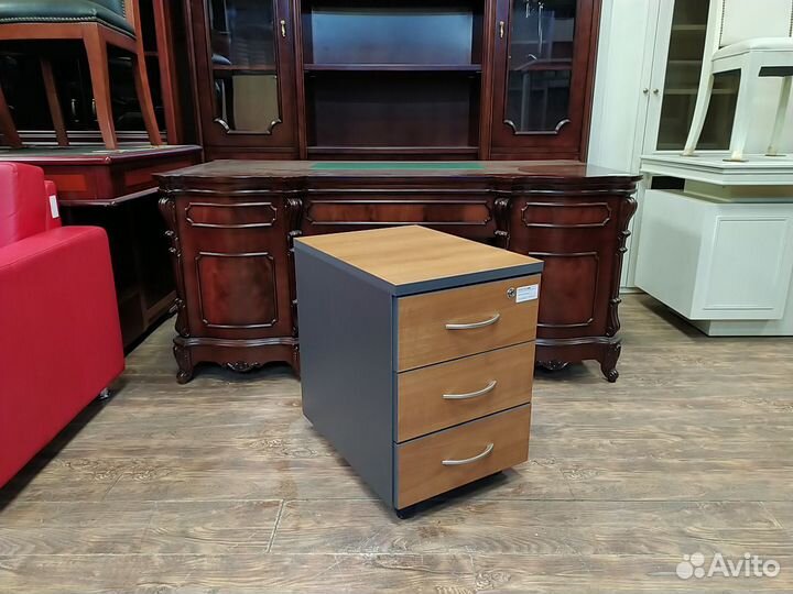 Тумба подкатная 3 ящ. б/у 42х58х62 09243-лтс