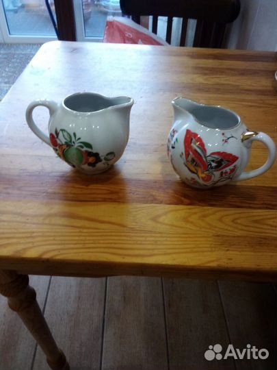 Два молочника,6 тарелок Японии