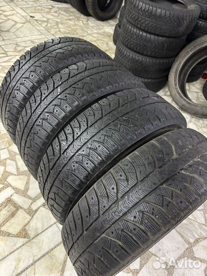 Bridgestone Ice Cruiser 7000 235/65 R17