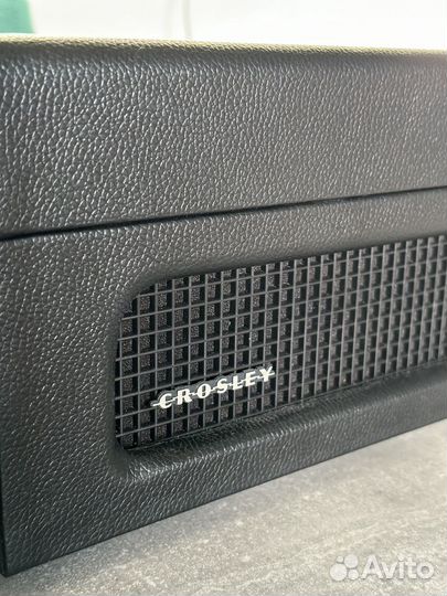 Проигрыватель виниловых пластинок Crosley Voyager