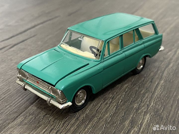 Модель автомобиля москвич 427 СССР