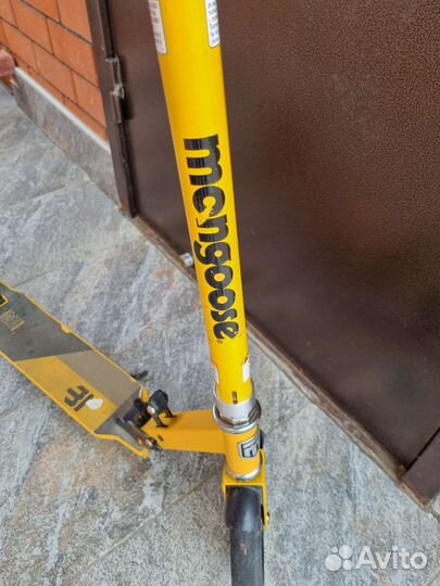 Самокат Mongoose trace 200