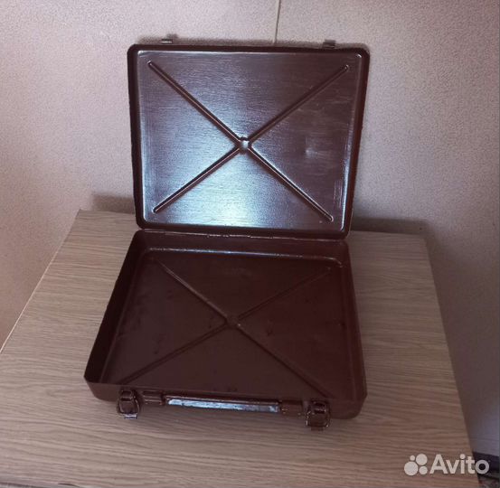 Ящик для интрументов и отвертки