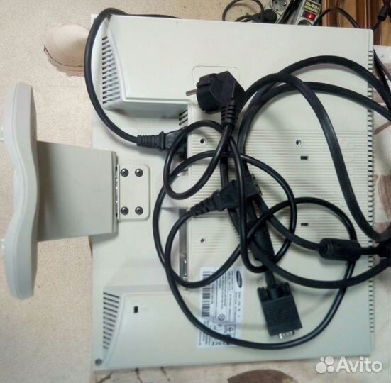 Монитор samsung SyncMaster 710N