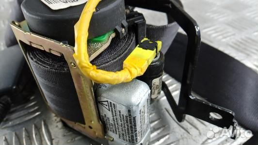 Ремень безопасности с пиропатроном сиденья передне