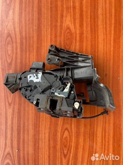 Замок двери задний правый Ford Focus 2 седан qqdb