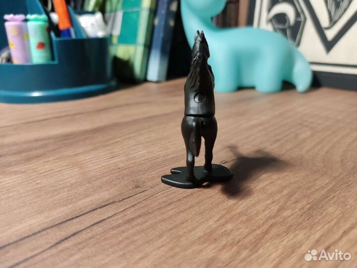 Конь из kinder surprise nattons 2023