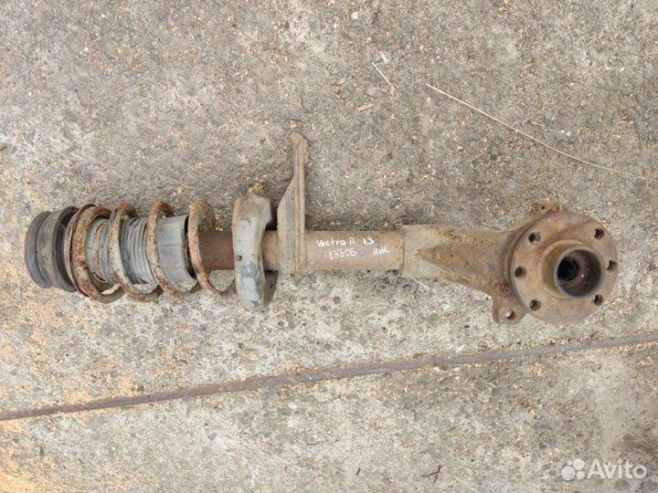 Стойка амортизатора передняя левая Opel Vectra A