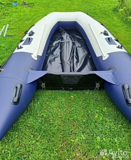 Лодка Гладиатор В330аl