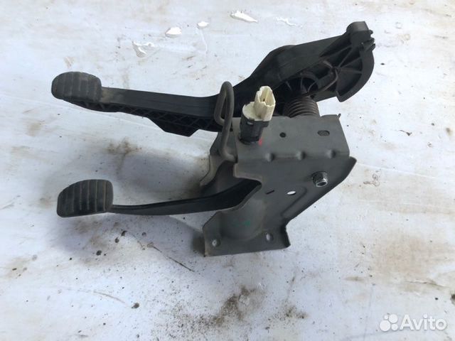 Блок педалей Renault Logan 1 2011