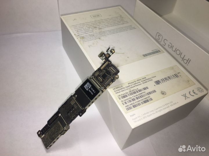 Материнская плата на iPhone 5S