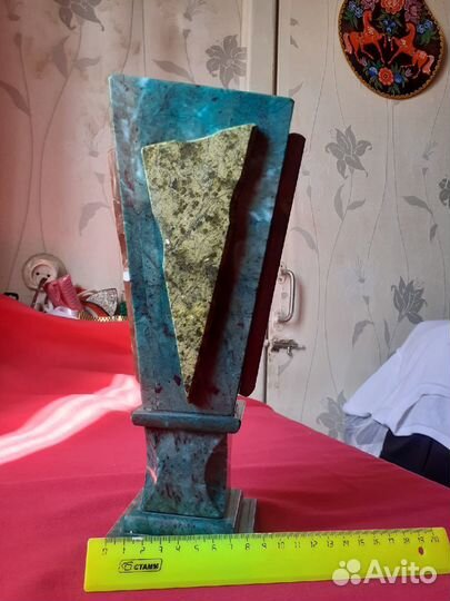 Ваза из камня