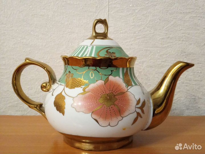 Фарфоровый чайник в ассортименте