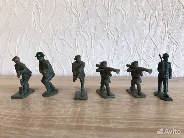 Солдатики. Пластик. Англия старые