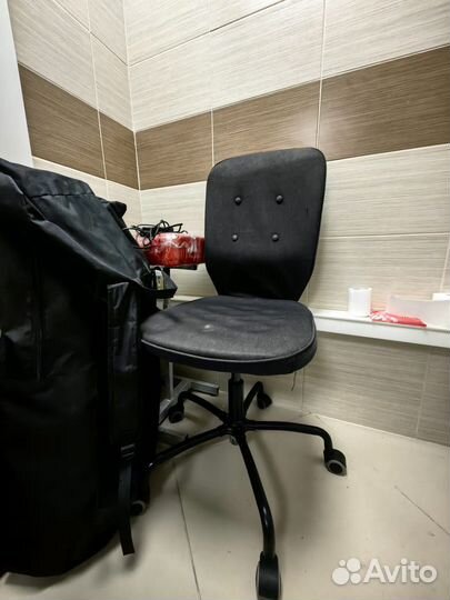 Стул офисный на колесах бу