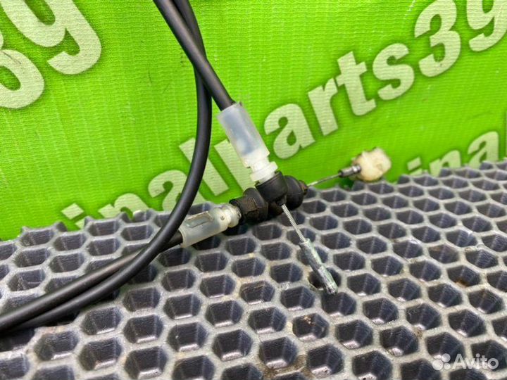 Трос замка двери задний правый Mazda Mpv LW5W