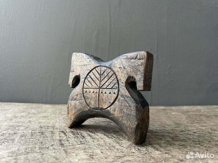 Деревянная фигурка Конь