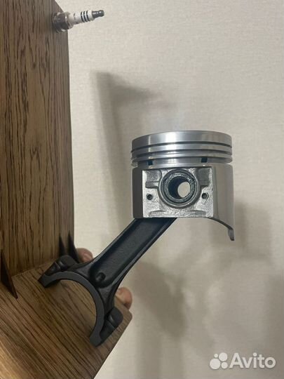 Вешалка для мотошлема