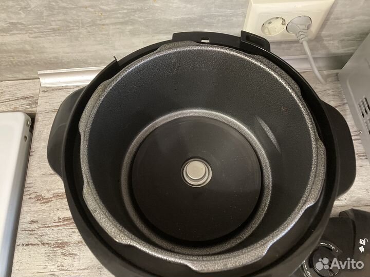 Мультиварка/скороварка Redmond RMC-m4504