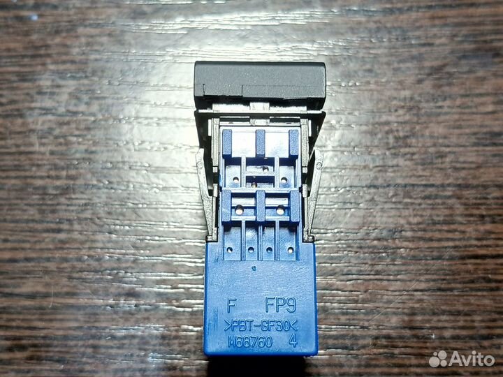 Новая кнопка обогрева руля Toyota Camry 70