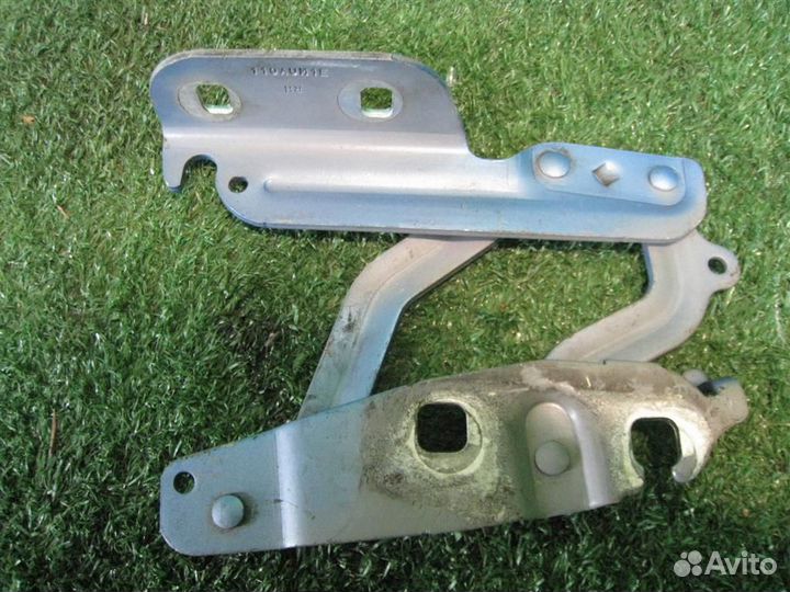 Петля капота правая Ford Fiesta (CB1) 2011