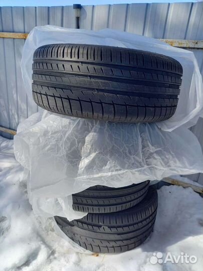 Triangle LL01 235/45 R18