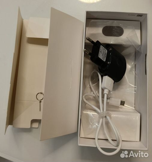 HUAWEI Y6 (2019), 2/32 ГБ