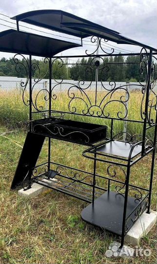 Мангал с крышей